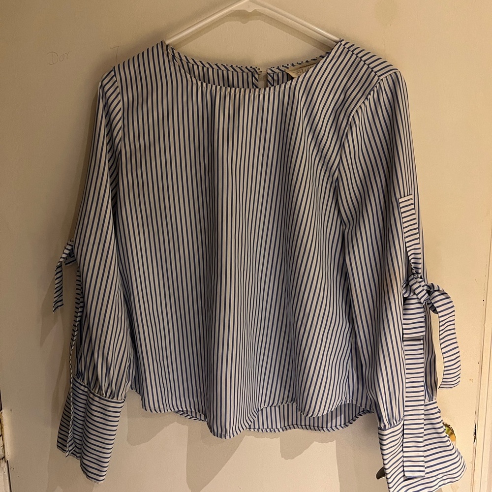 Striped blouse with arm ties